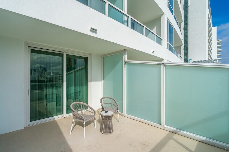 Building Photo - 4401 Collins Ave
