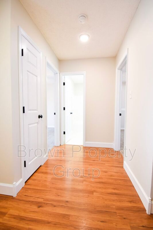 Building Photo - 2812 Bolla Dr