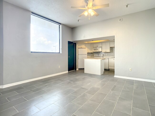 Building Photo - 3013 S Atlantic Ave