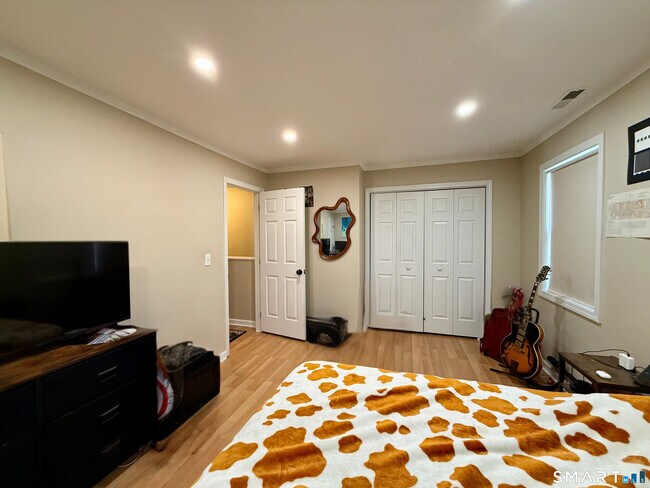 Building Photo - 133 Clearview Ct