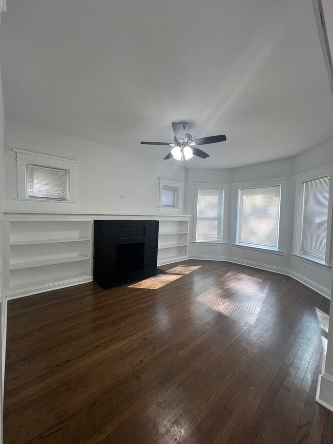 Building Photo - 6151 S Langley Ave