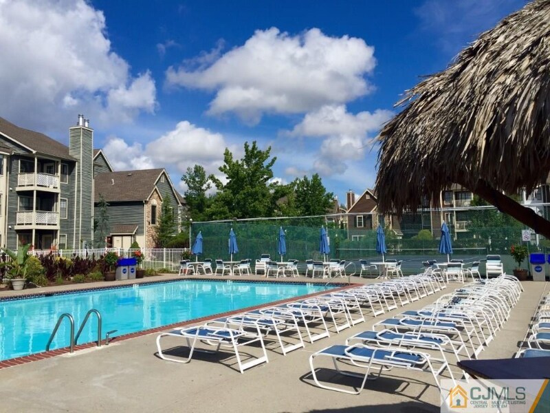 Building Photo - 27 Lear Ct