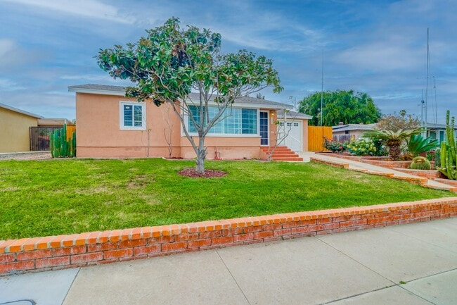 Building Photo - 3926 Aragon Dr