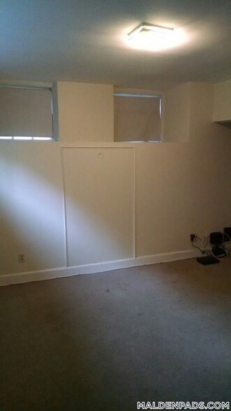 Building Photo - 86 Maple St