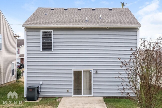 Building Photo - 2838 Creekbend Dr