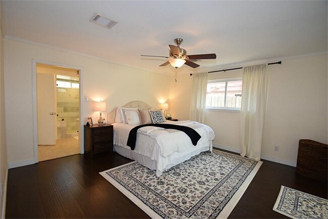 Building Photo - 20610 Laurel Lock Dr