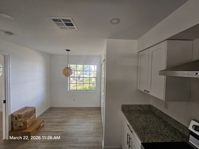 Building Photo - 1406 36th Ave