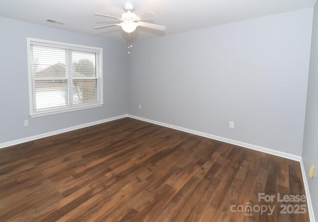 Building Photo - 131 Ashford Hollow Ln