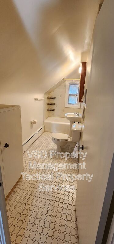 Building Photo - 21329 Lakeshore Blvd