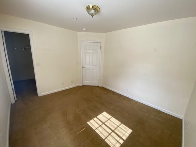 Building Photo - 790 Lighthouse Ave