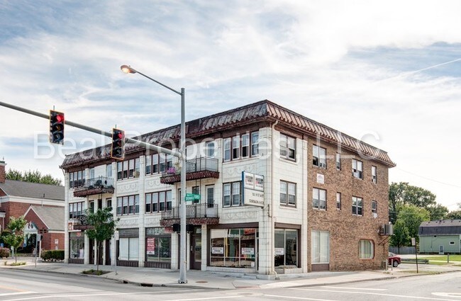 Building Photo - 1389 W Sylvania Ave