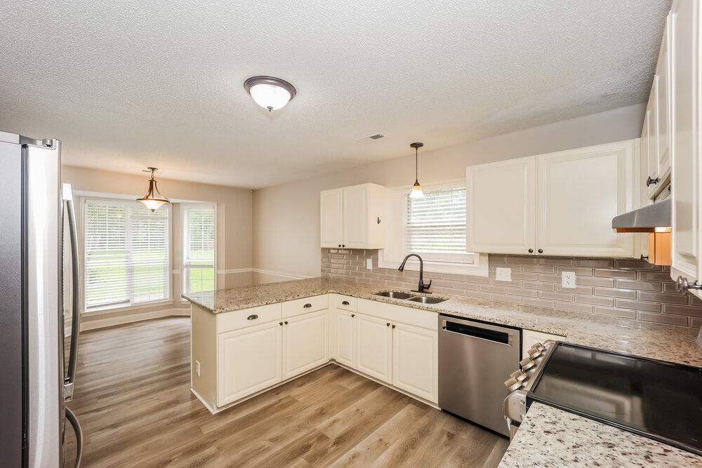 Building Photo - 130 Woodlake Dr