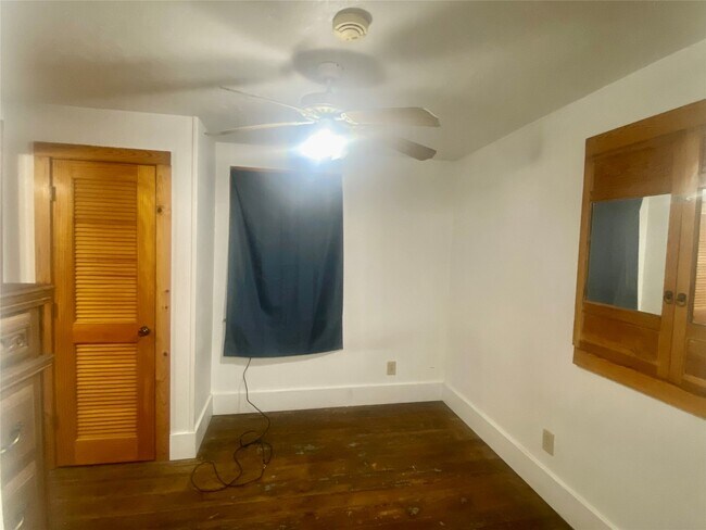 Building Photo - 5618 Avenue L Ave