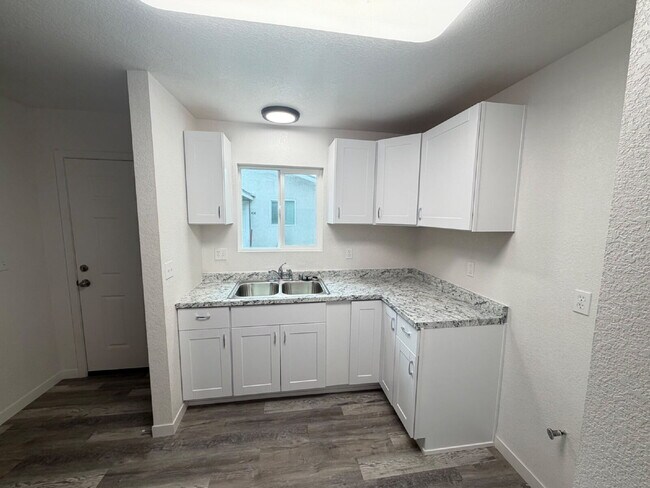 Building Photo - Price Drop !!Newly Remodeled Home for Lease 412 N Street, Merced, CA 95341
