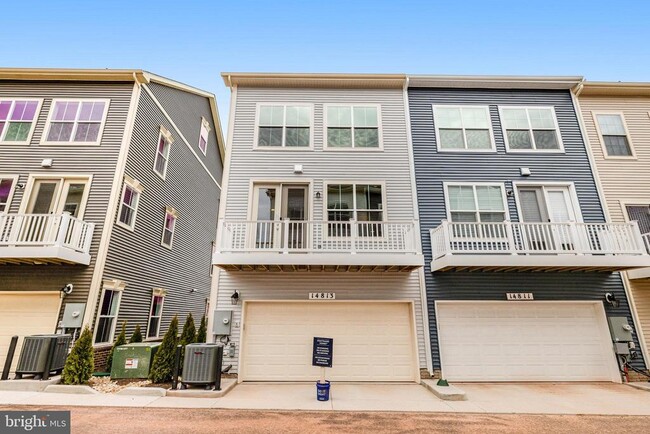 Building Photo - 14813 Retreat Blvd