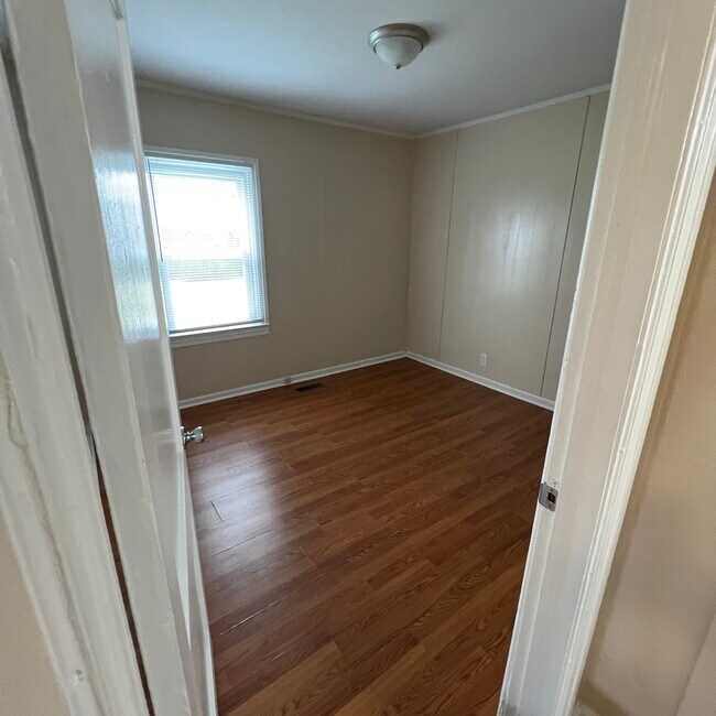 Building Photo - Million Street