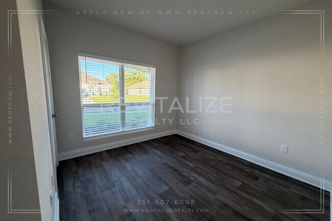 Building Photo - 14901 Dayton Cir