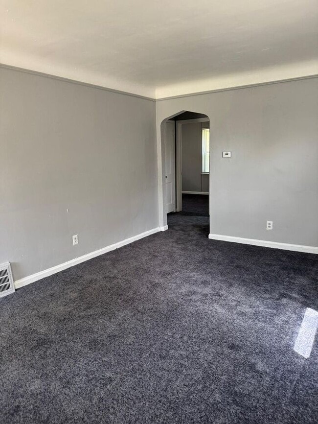 Building Photo - Detached Garage- 2 bathrooms - Section 8 A...
