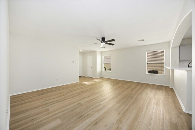 Building Photo - 1827 Cold River Dr