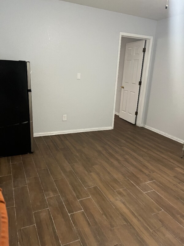 Building Photo - 9669 Stonehaven Dr