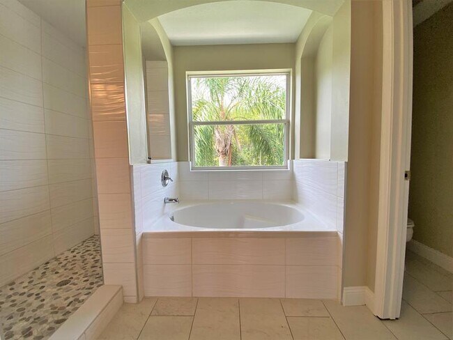 Building Photo - 4115 Andover Cay Blvd