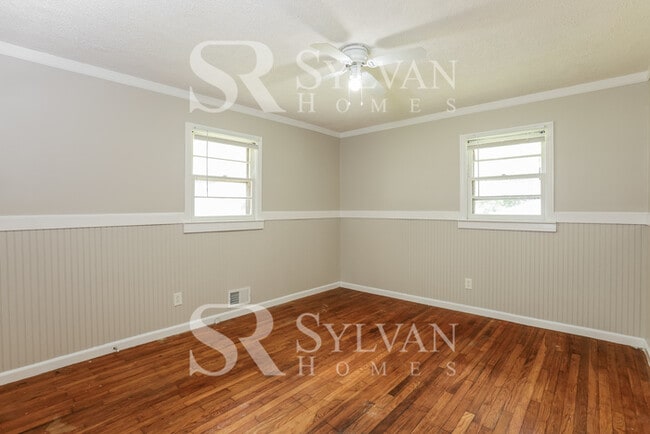 Building Photo - 6111 Thunderwood Rd