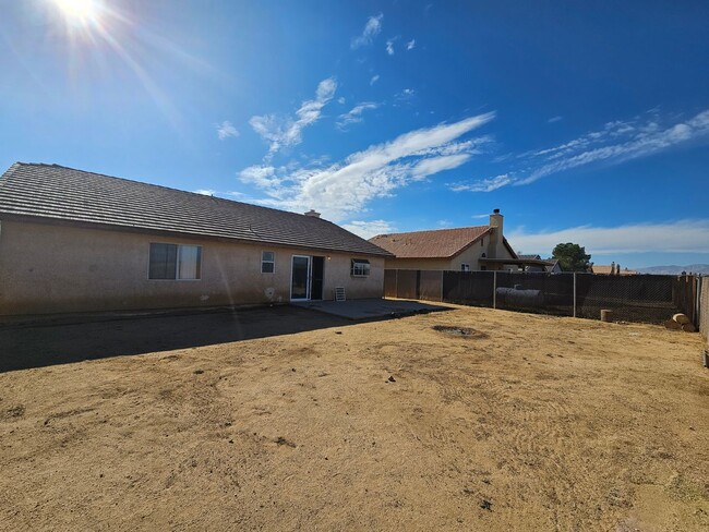 Building Photo - 4 bedroom / 2 bathroom / Open Floor Plan House/ New Vinyl Flooring throughout the house