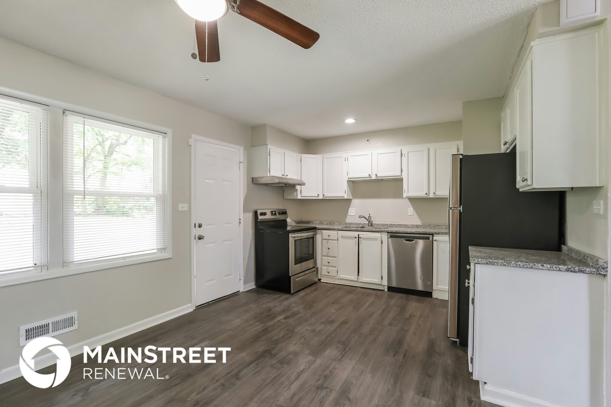 Building Photo - 10903 Bennington Ave