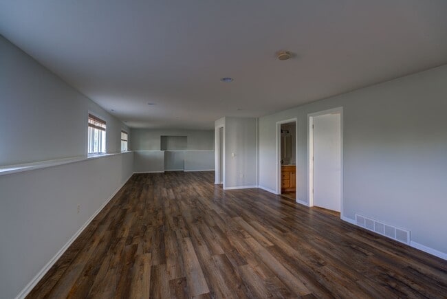 Building Photo - 2770 Sunflower Dr