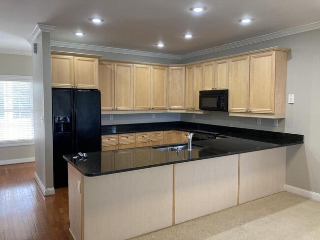 Building Photo - 3203 Middlecoff Ln
