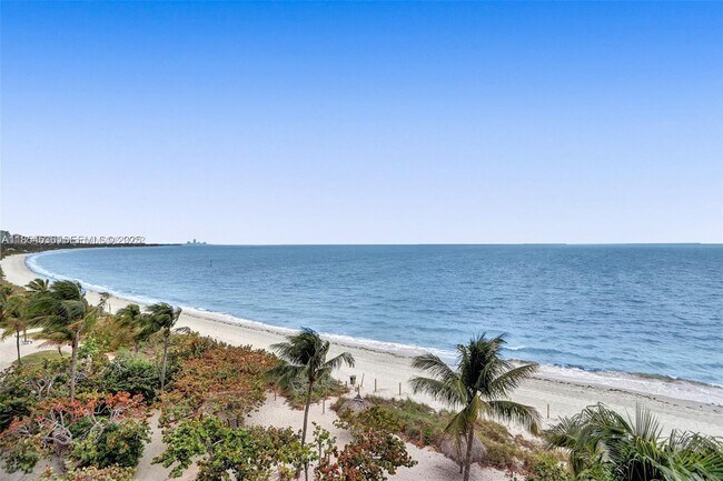 Building Photo - 1121 Crandon Blvd