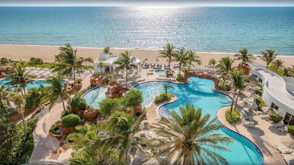 Primary Photo - 18001 Collins Ave