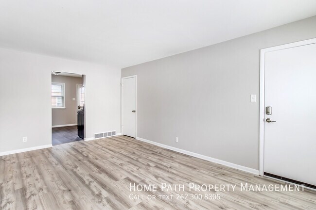 Building Photo - 234 W Laflin Ave