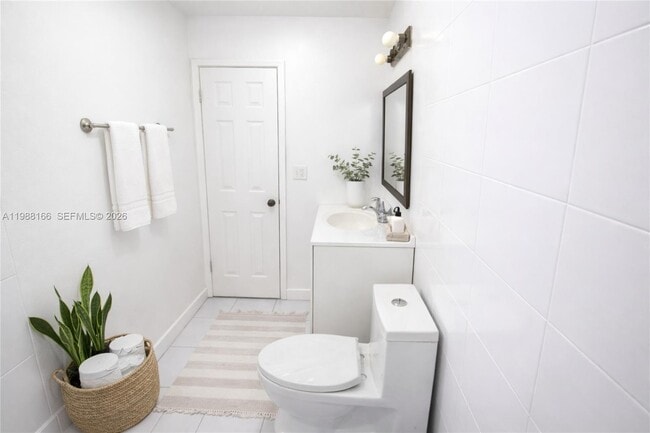 Building Photo - 4081 N Dixie Hwy