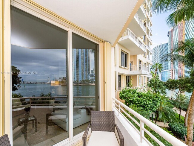 Building Photo - 888 Brickell Key Dr