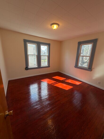 Building Photo - 123 High St