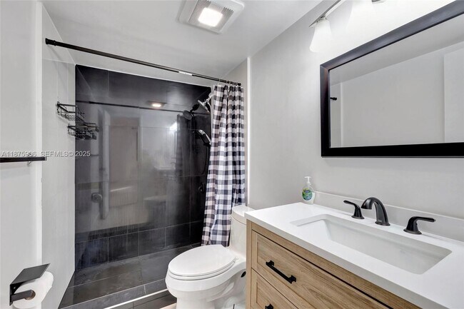 Building Photo - 126 S Cypress Rd