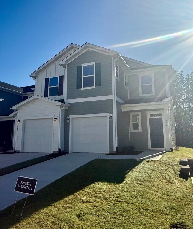 Building Photo - Three bedroom, 2.5 bath townhome in Mebane...