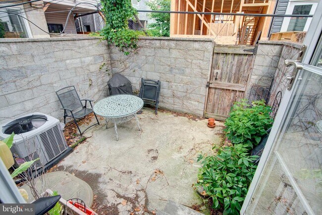 Building Photo - 1509 Dorrance St