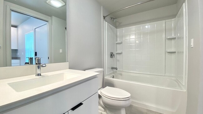 Building Photo - AVAILABLE Soon !!! BRAND NEW STUDIO IN HO'OPILI!