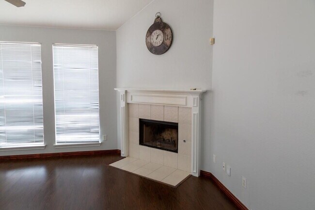 Building Photo - 1524 Jessica Ln