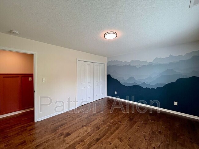 Building Photo - 47 Parrot Rd