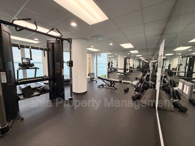 Building Photo - 770 Claughton Island Dr