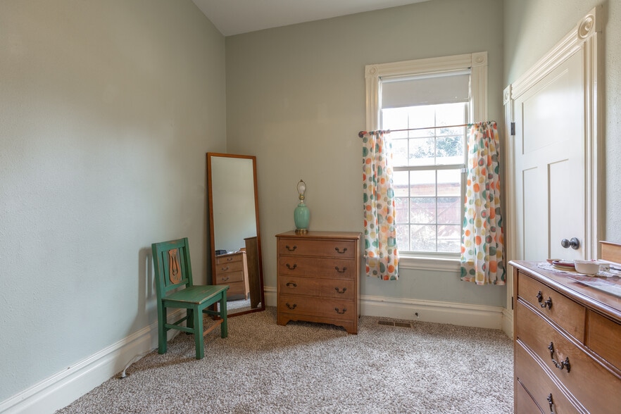 Building Photo - 3410 Q St