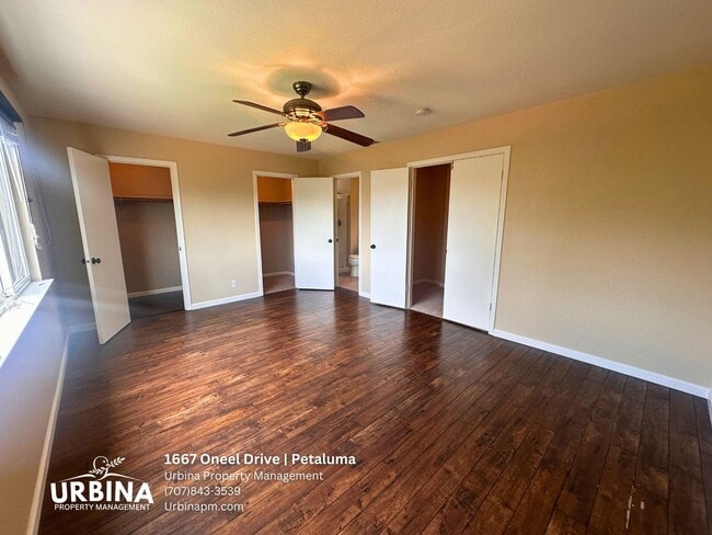 Building Photo - Spacious East Petaluma Home with Main-Floor Bedroom Suite