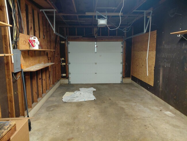 Building Photo - 2106 Scenic Rd