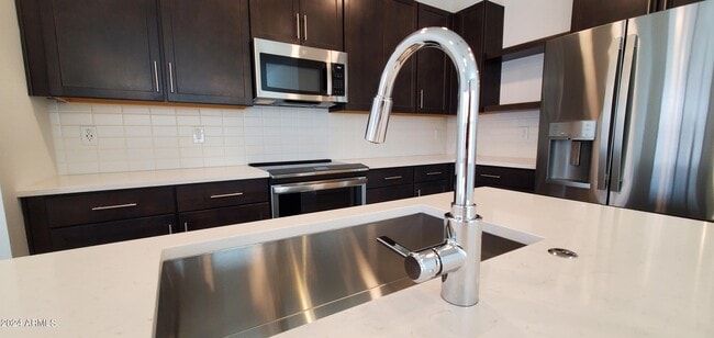 Building Photo - 7812 N 79th Dr