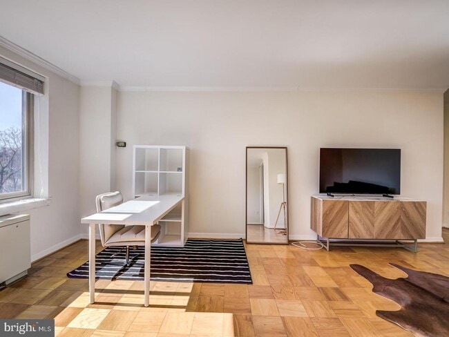 Building Photo - 3000 Spout Run Pkwy