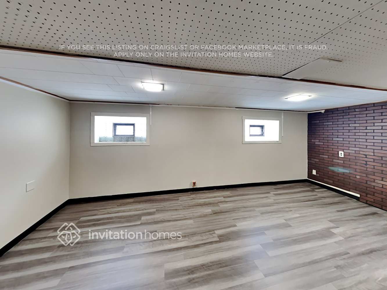 Building Photo - 8834 S Troy Ave