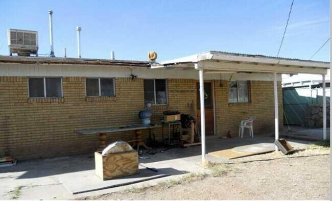 Building Photo - 5652 Kensington Cir